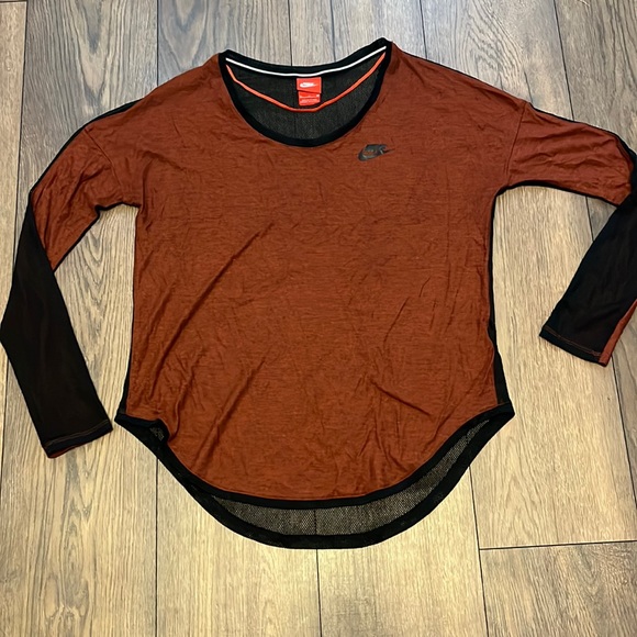 Nike Tops - Nike burnt orange long sleeve with mesh back